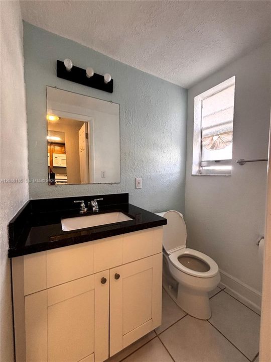 For Sale: $315,000 (2 beds, 1 baths, 890 Square Feet)
