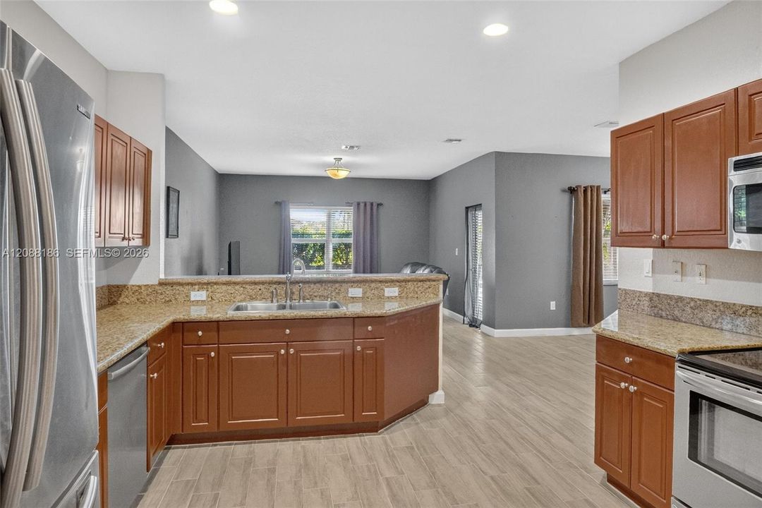 En Venta: $485,000 (4 camas, 2 baños, 2322 Pies cuadrados)