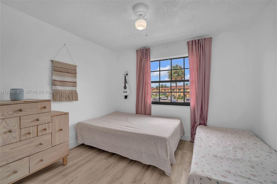 En Venta: $250,000 (3 camas, 2 baños, 1645 Pies cuadrados)