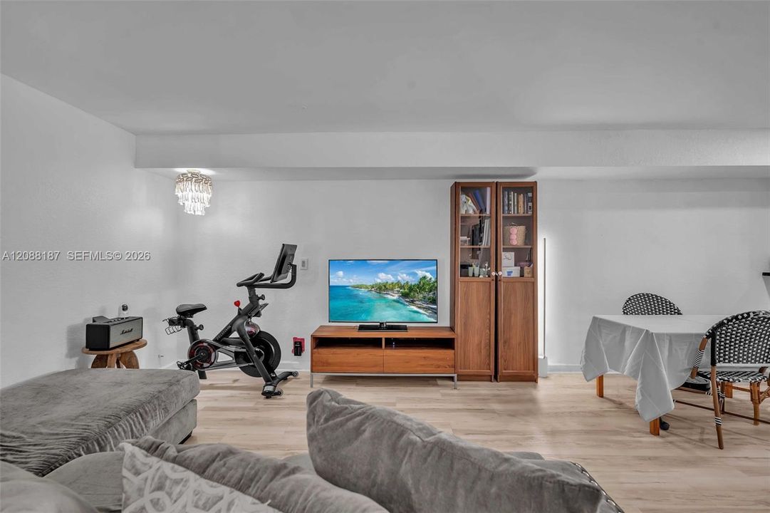 En Venta: $250,000 (3 camas, 2 baños, 1645 Pies cuadrados)