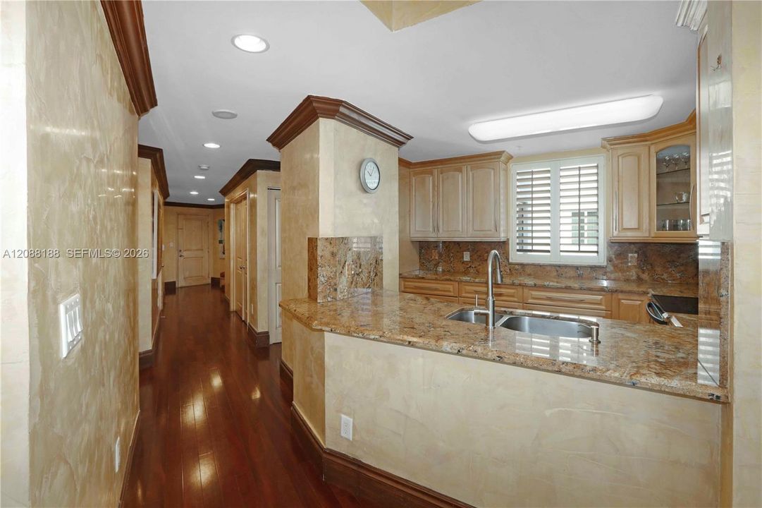En Venta: $1,285,000 (3 camas, 2 baños, 1654 Pies cuadrados)