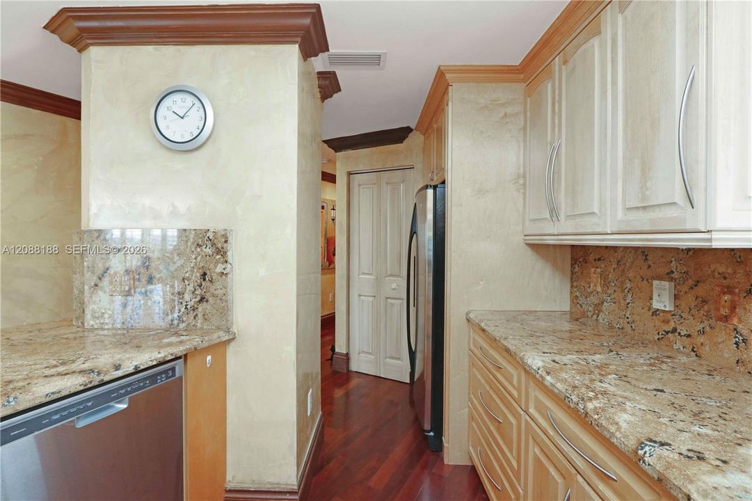 En Venta: $1,285,000 (3 camas, 2 baños, 1654 Pies cuadrados)