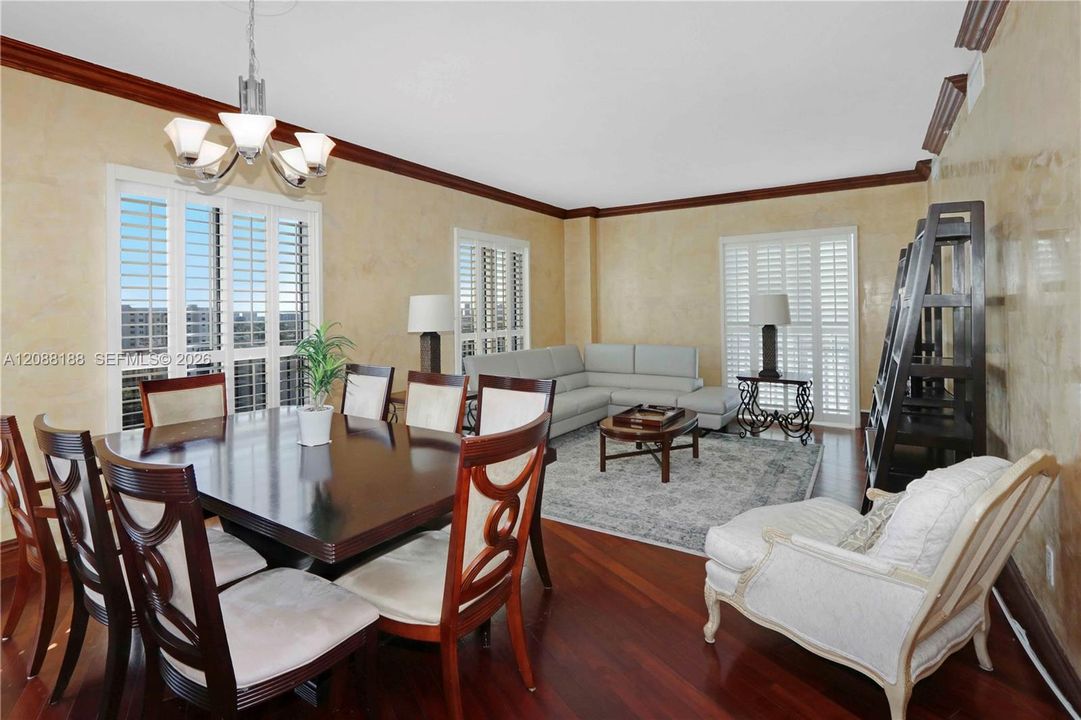 En Venta: $1,285,000 (3 camas, 2 baños, 1654 Pies cuadrados)