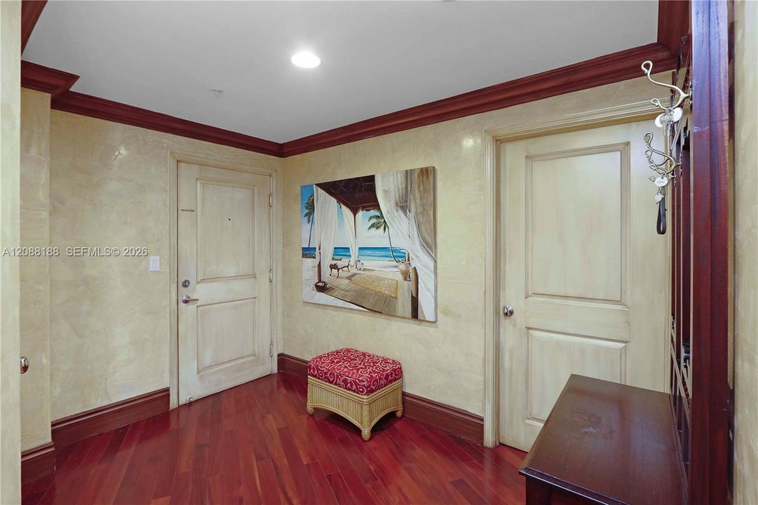 En Venta: $1,285,000 (3 camas, 2 baños, 1654 Pies cuadrados)