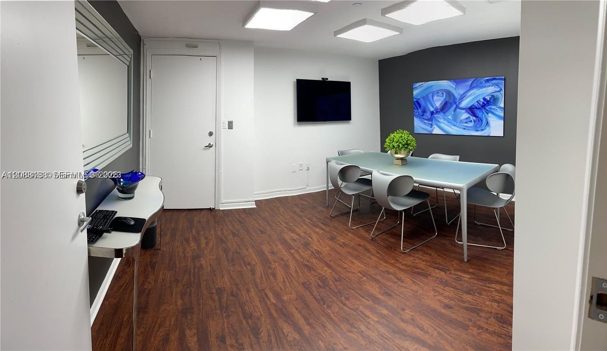 En Venta: $1,285,000 (3 camas, 2 baños, 1654 Pies cuadrados)