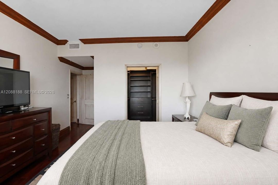 En Venta: $1,285,000 (3 camas, 2 baños, 1654 Pies cuadrados)