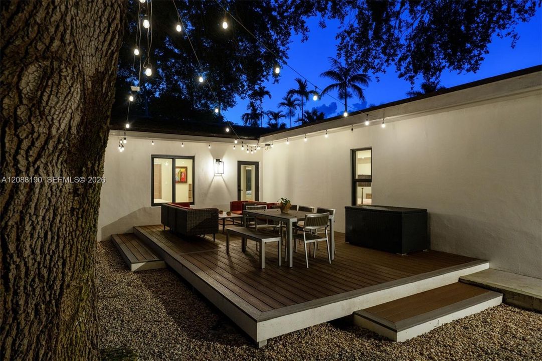 For Sale: $2,699,000 (4 beds, 3 baths, 3131 Square Feet)