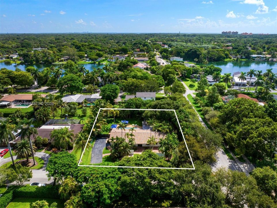 For Sale: $2,699,000 (4 beds, 3 baths, 3131 Square Feet)