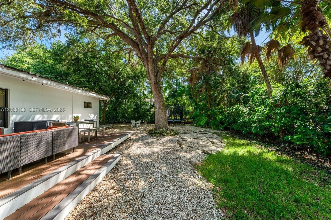 For Sale: $2,699,000 (4 beds, 3 baths, 3131 Square Feet)