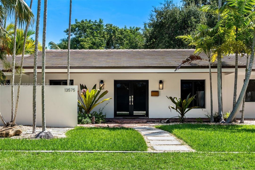 For Sale: $2,699,000 (4 beds, 3 baths, 3131 Square Feet)