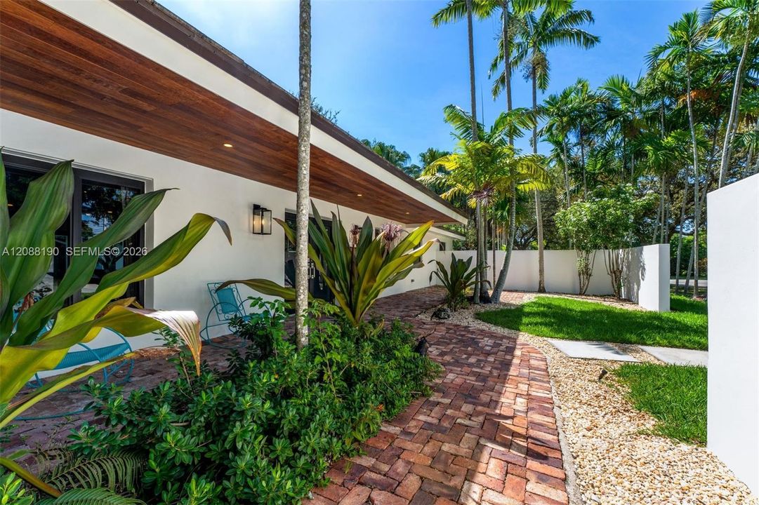 For Sale: $2,699,000 (4 beds, 3 baths, 3131 Square Feet)