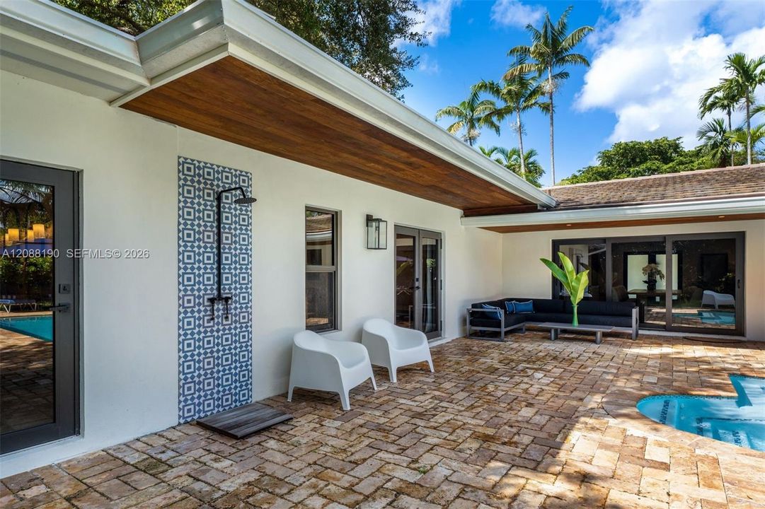 For Sale: $2,699,000 (4 beds, 3 baths, 3131 Square Feet)
