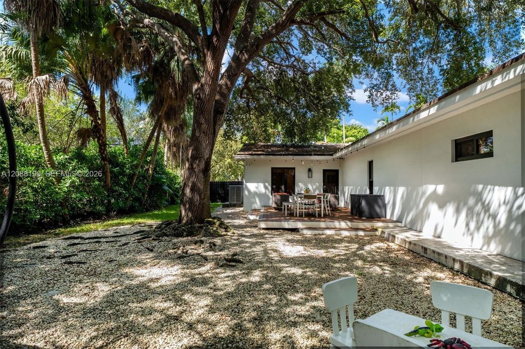For Sale: $2,699,000 (4 beds, 3 baths, 3131 Square Feet)