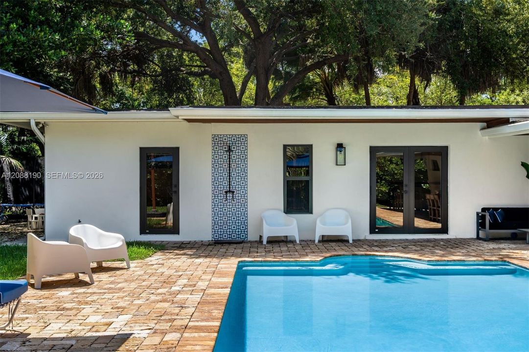 For Sale: $2,699,000 (4 beds, 3 baths, 3131 Square Feet)