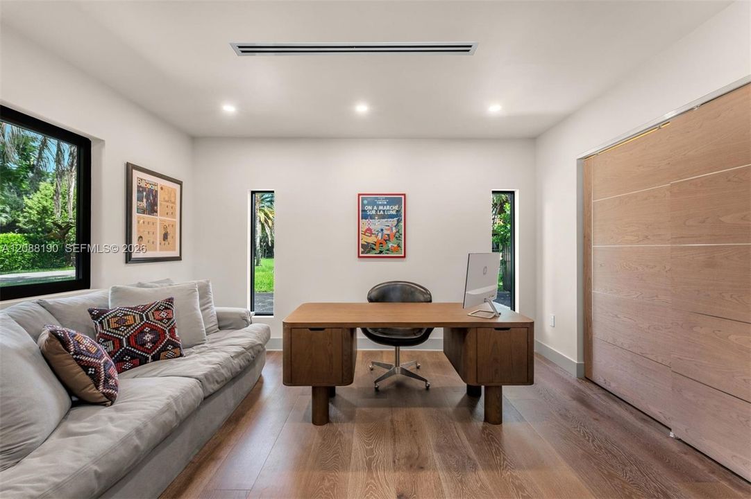 For Sale: $2,699,000 (4 beds, 3 baths, 3131 Square Feet)
