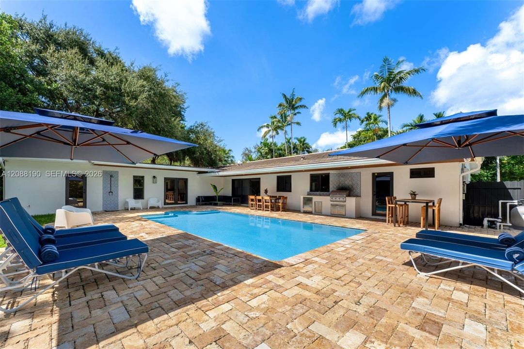 For Sale: $2,699,000 (4 beds, 3 baths, 3131 Square Feet)