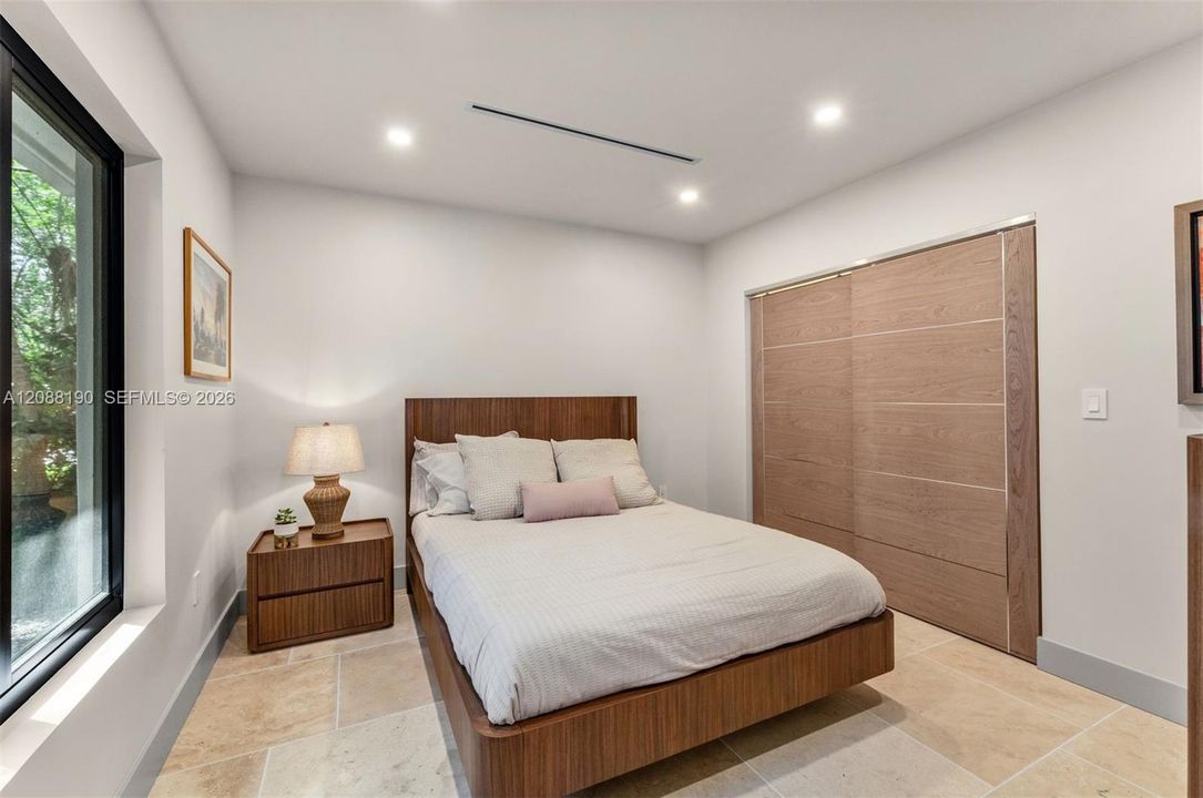 For Sale: $2,699,000 (4 beds, 3 baths, 3131 Square Feet)