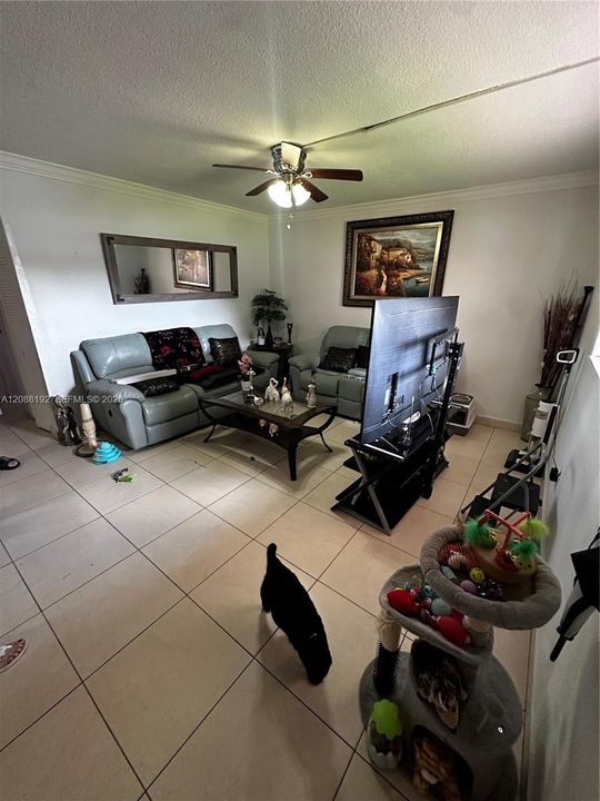 En Venta: $225,000 (2 camas, 1 baños, 794 Pies cuadrados)