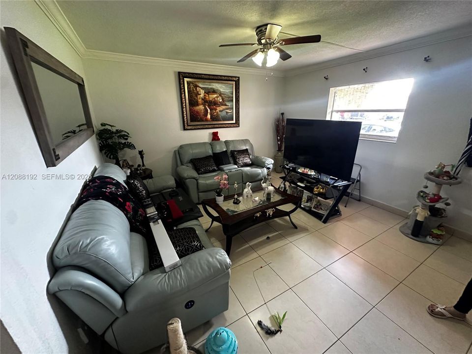 En Venta: $225,000 (2 camas, 1 baños, 794 Pies cuadrados)