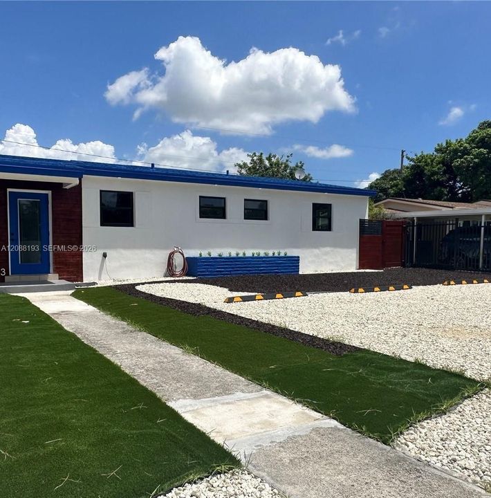 En Renta: $2,950 (3 camas, 2 baños, 1215 Pies cuadrados)