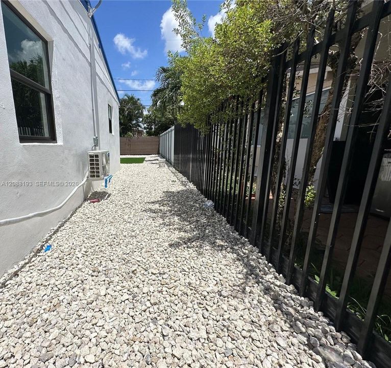 En Renta: $2,950 (3 camas, 2 baños, 1215 Pies cuadrados)