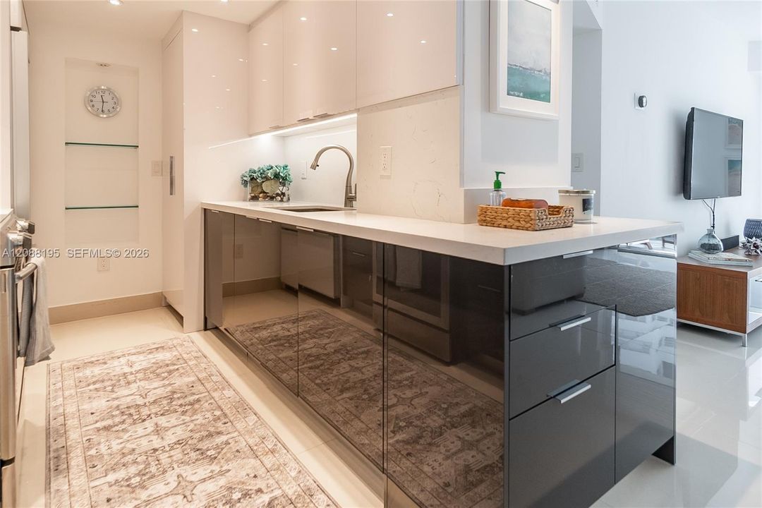 For Rent: $6,500 (2 beds, 2 baths, 1056 Square Feet)