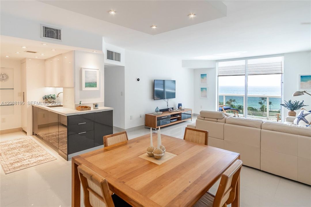 For Rent: $6,500 (2 beds, 2 baths, 1056 Square Feet)