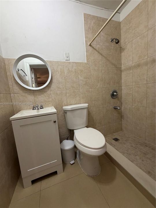 For Rent: $900 (0 beds, 1 baths, 220 Square Feet)