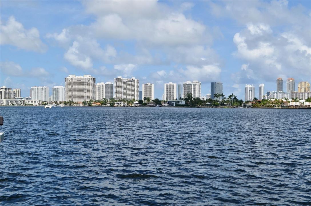 Maule Lake - Building located on Water