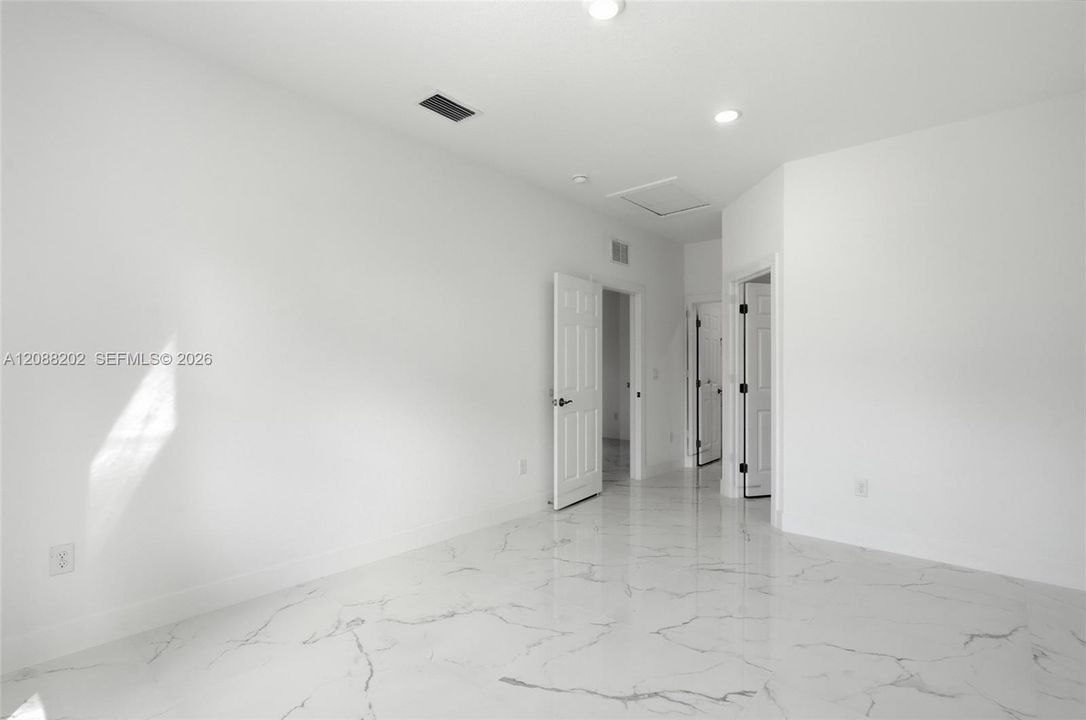 En Venta: $235,000 (3 camas, 2 baños, 0 Pies cuadrados)