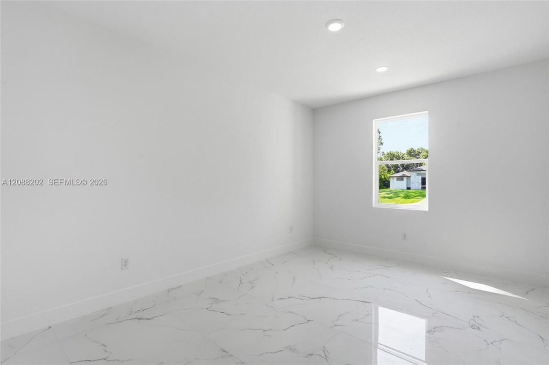 En Venta: $235,000 (3 camas, 2 baños, 0 Pies cuadrados)