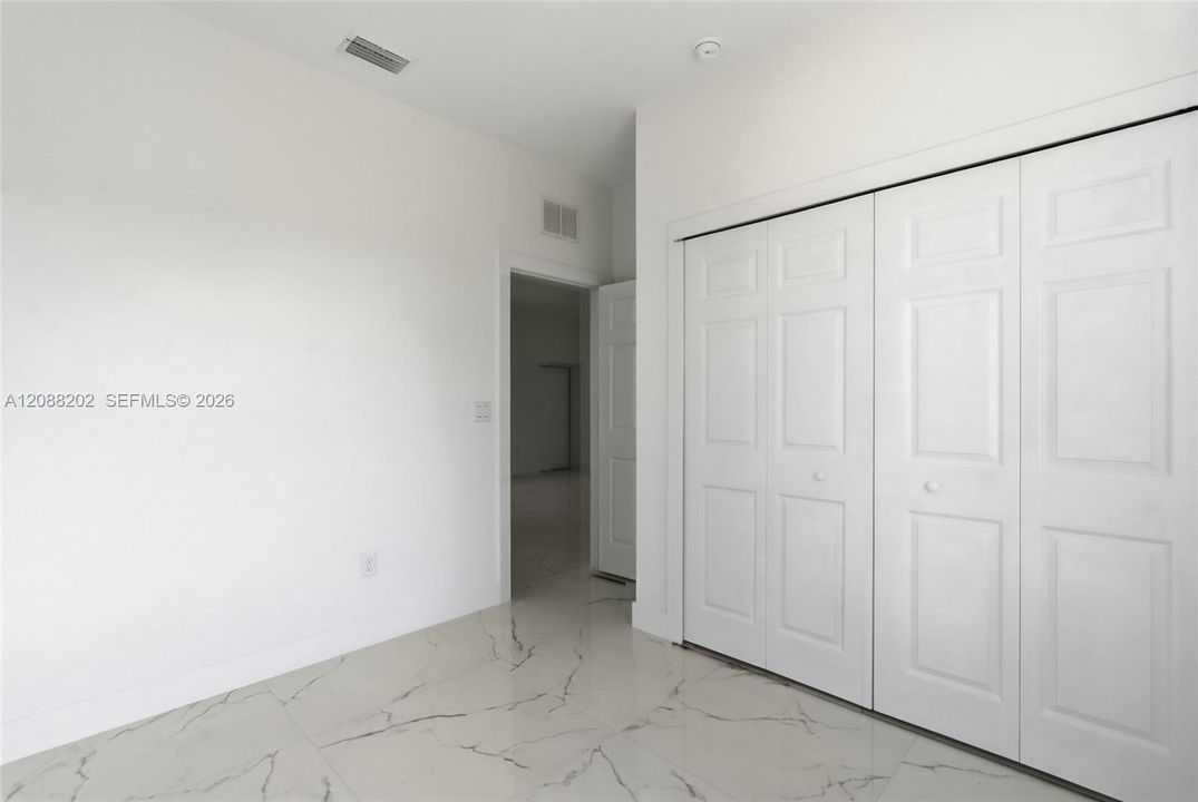 En Venta: $235,000 (3 camas, 2 baños, 0 Pies cuadrados)