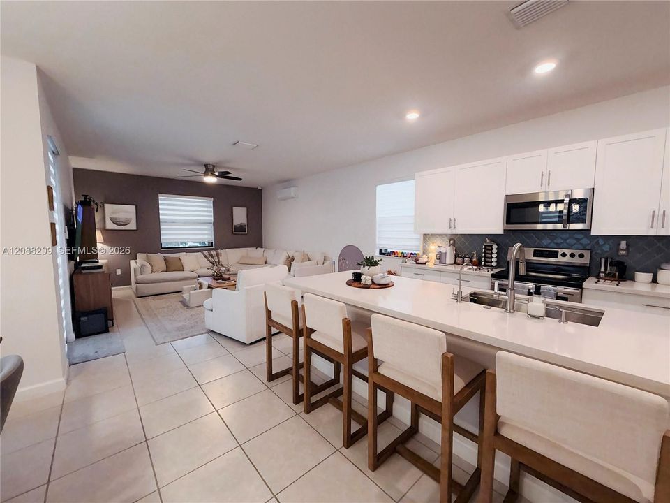 For Sale: $700,000 (3 beds, 2 baths, 1848 Square Feet)