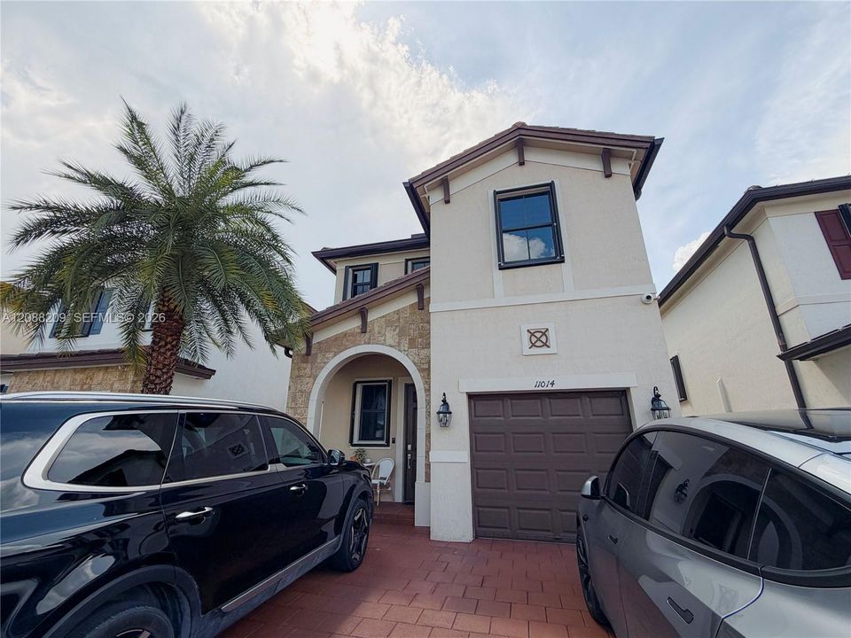 For Sale: $700,000 (3 beds, 2 baths, 1848 Square Feet)