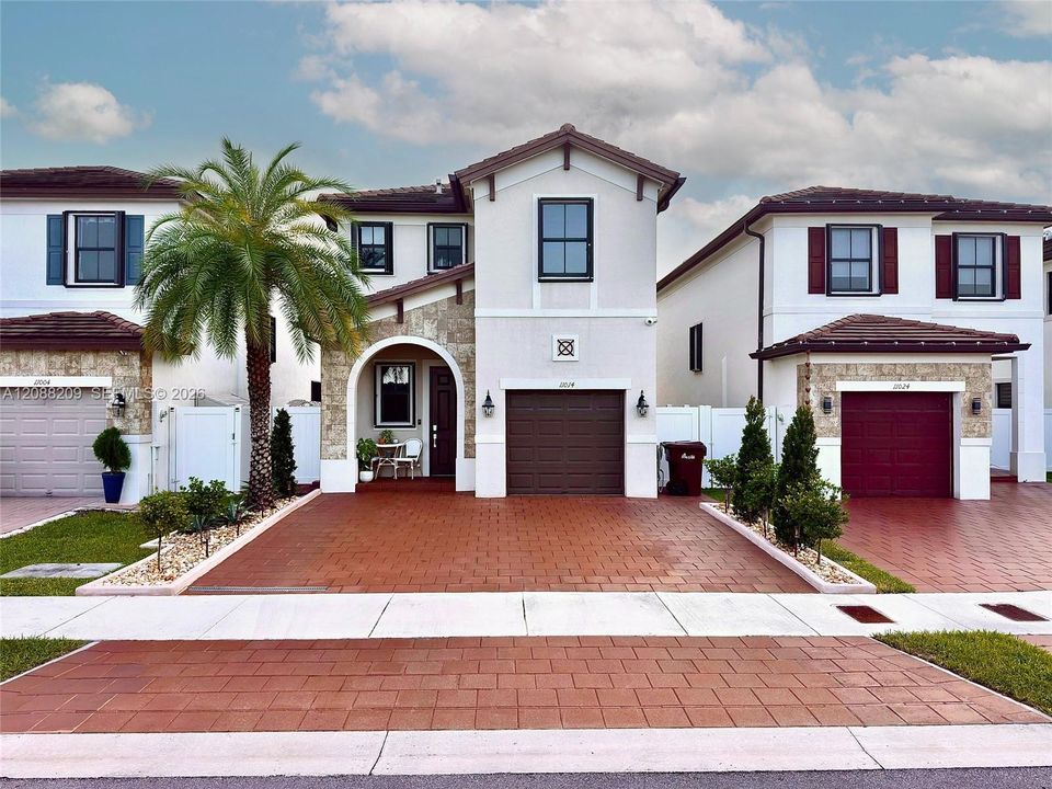For Sale: $700,000 (3 beds, 2 baths, 1848 Square Feet)