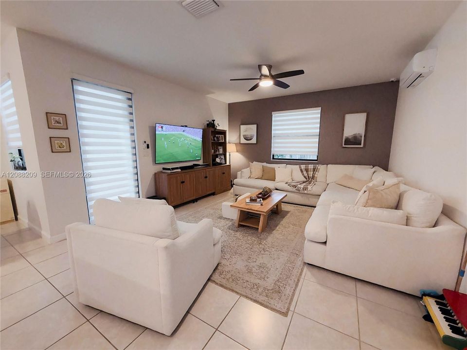 For Sale: $700,000 (3 beds, 2 baths, 1848 Square Feet)