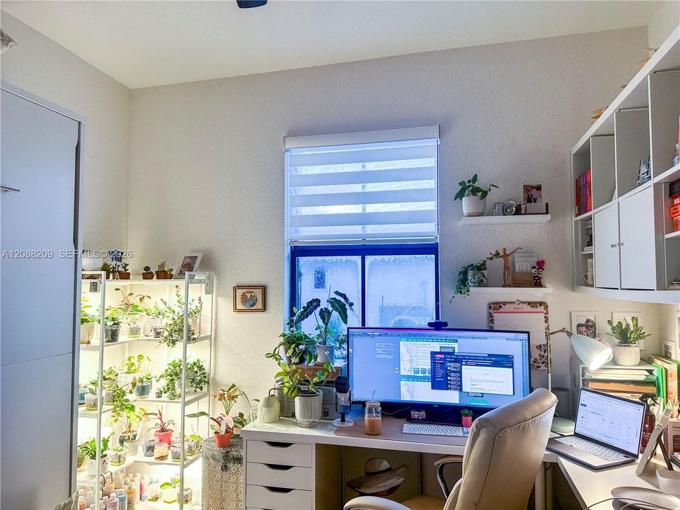 For Sale: $700,000 (3 beds, 2 baths, 1848 Square Feet)