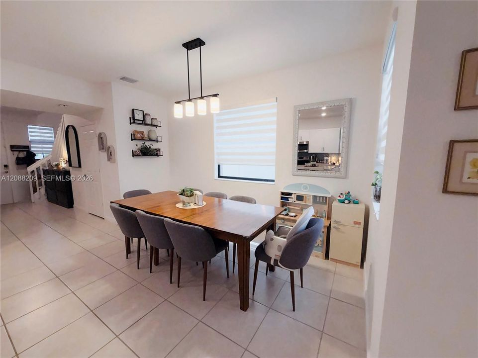 For Sale: $700,000 (3 beds, 2 baths, 1848 Square Feet)