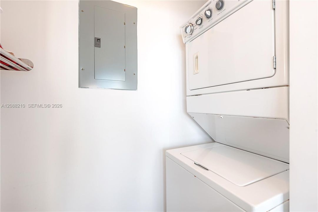 В аренду: $3,100 (0 спален, 1 ванн, 632 Квадратных фут)