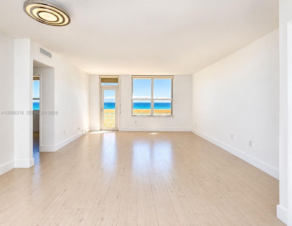 Active With Contract: $1,500,000 (2 beds, 2 baths, 1412 Square Feet)