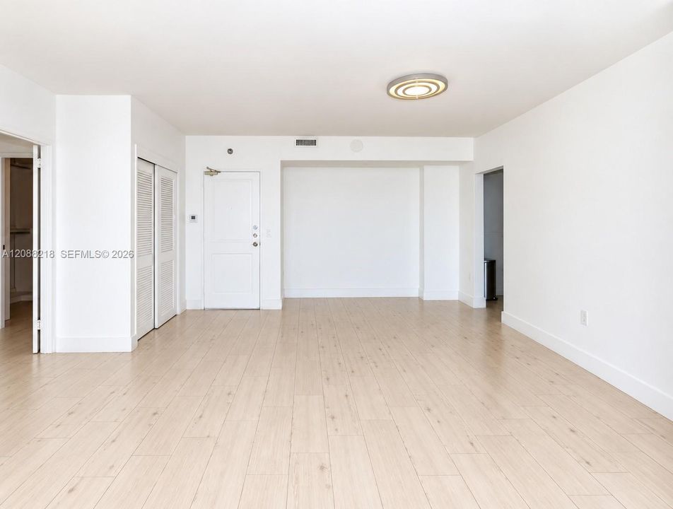 Active With Contract: $1,500,000 (2 beds, 2 baths, 1412 Square Feet)