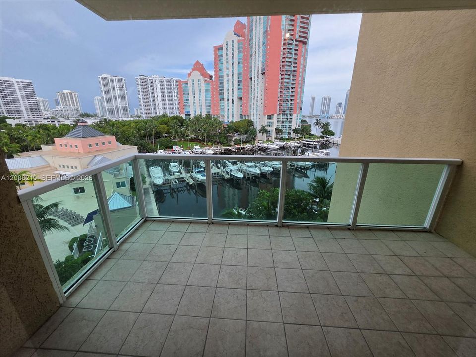 На продажу: $635,000 (3 спален, 3 ванн, 1650 Квадратных фут)