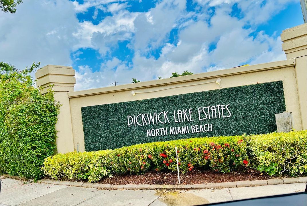 En Renta: $3,385 (3 camas, 2 baños, 1647 Pies cuadrados)