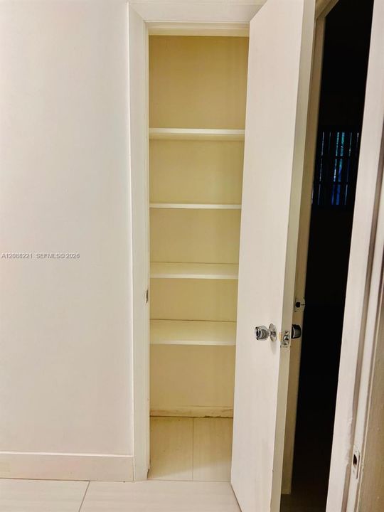 En Renta: $3,385 (3 camas, 2 baños, 1647 Pies cuadrados)