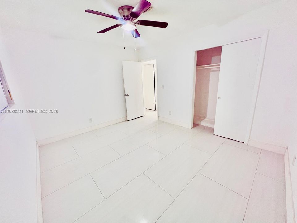 En Renta: $3,385 (3 camas, 2 baños, 1647 Pies cuadrados)