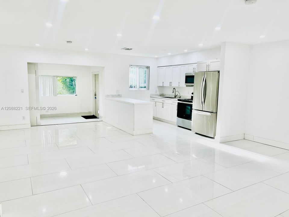 En Renta: $3,385 (3 camas, 2 baños, 1647 Pies cuadrados)