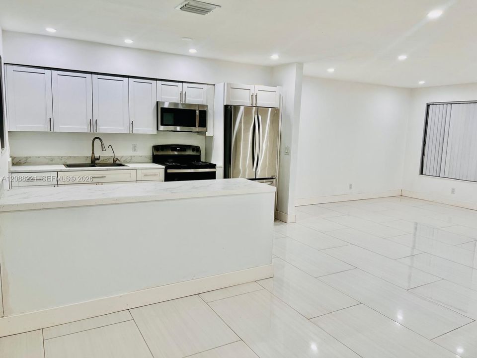 En Renta: $3,385 (3 camas, 2 baños, 1647 Pies cuadrados)
