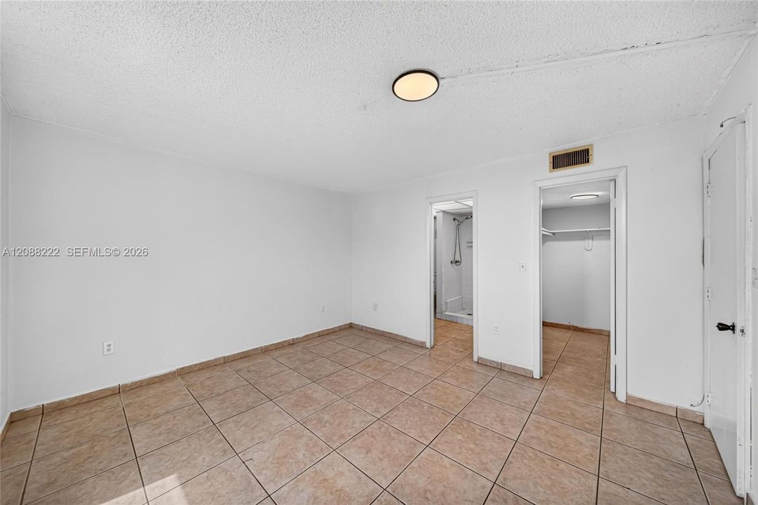 En Venta: $235,000 (2 camas, 2 baños, 960 Pies cuadrados)