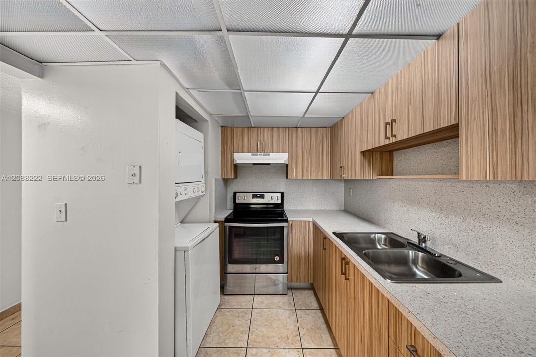 En Venta: $235,000 (2 camas, 2 baños, 960 Pies cuadrados)