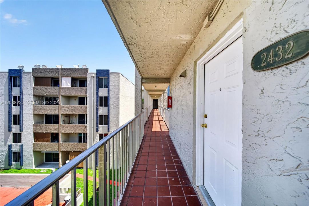 En Venta: $235,000 (2 camas, 2 baños, 960 Pies cuadrados)